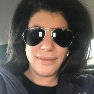 Meet your Posher, Adrienne